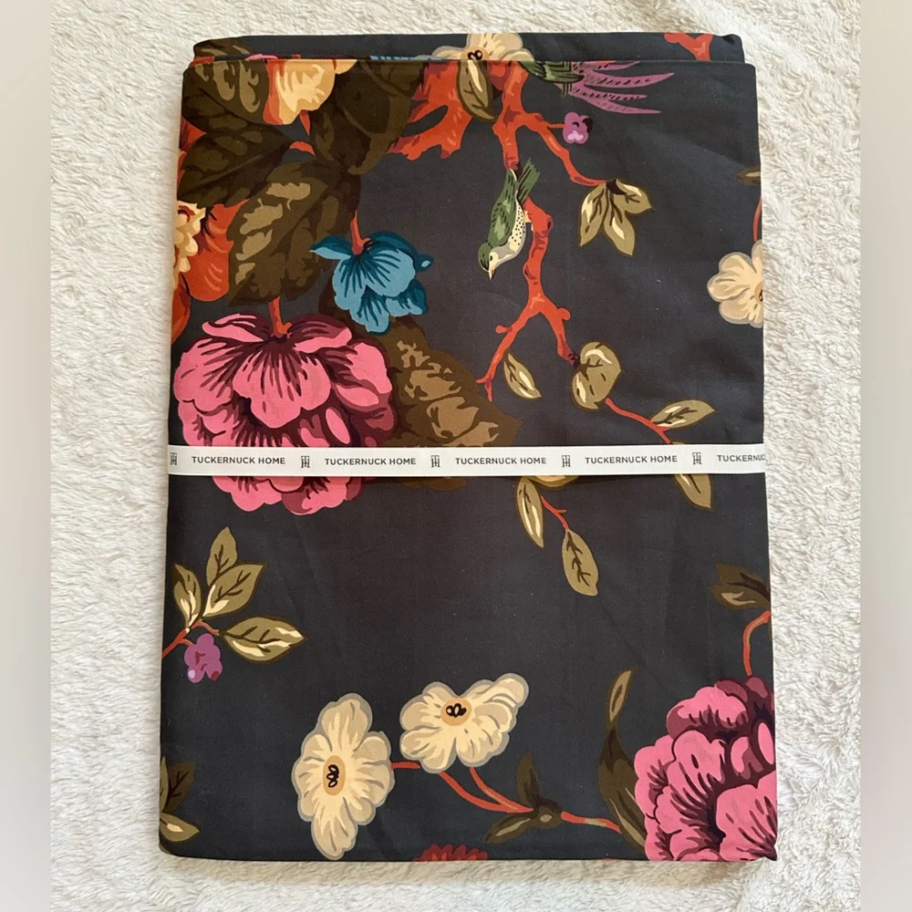TUCKERNUCK HOME Baroque Floral Tablecloth NWT